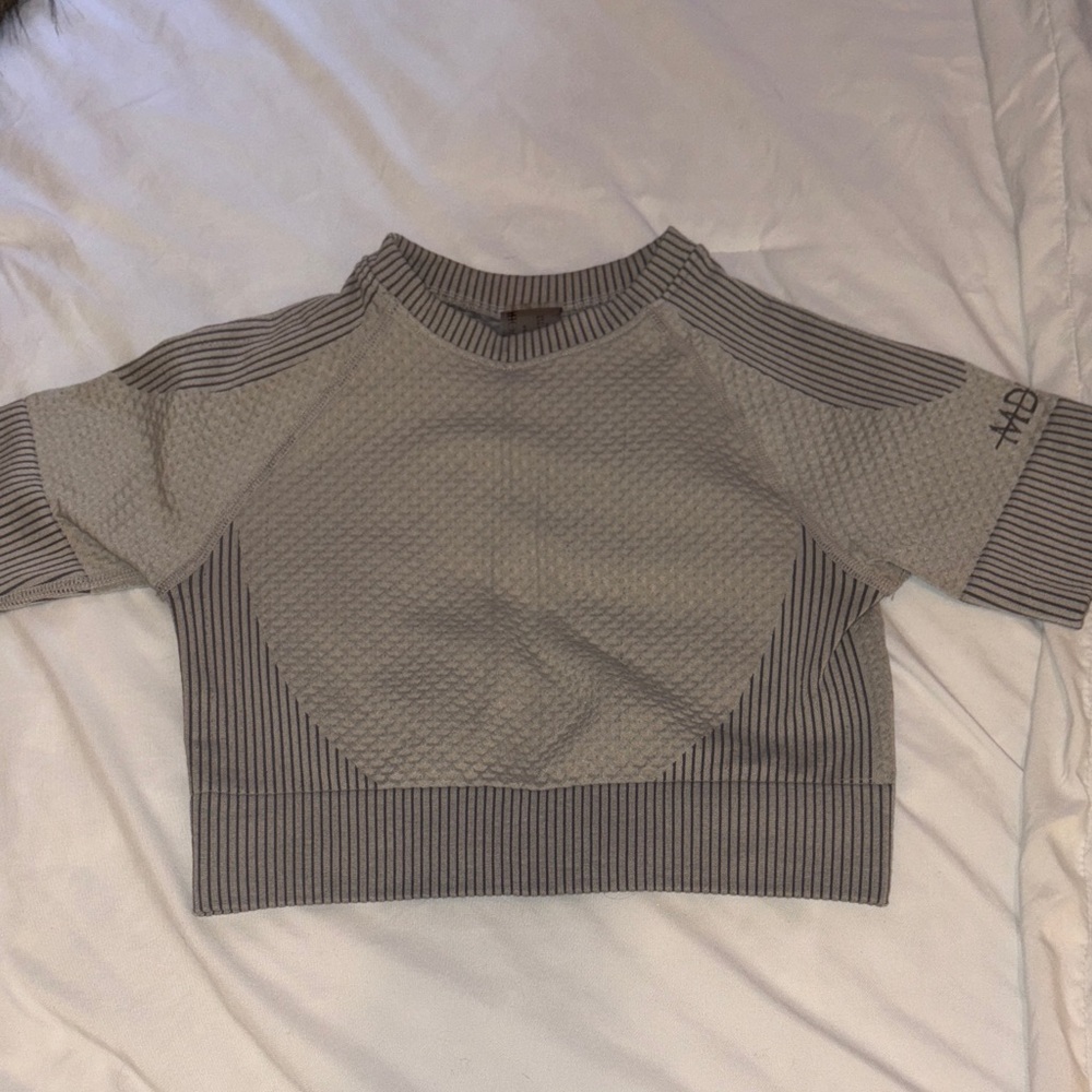 Workout Set by Maniere De Voir Seamless Waffle Grey